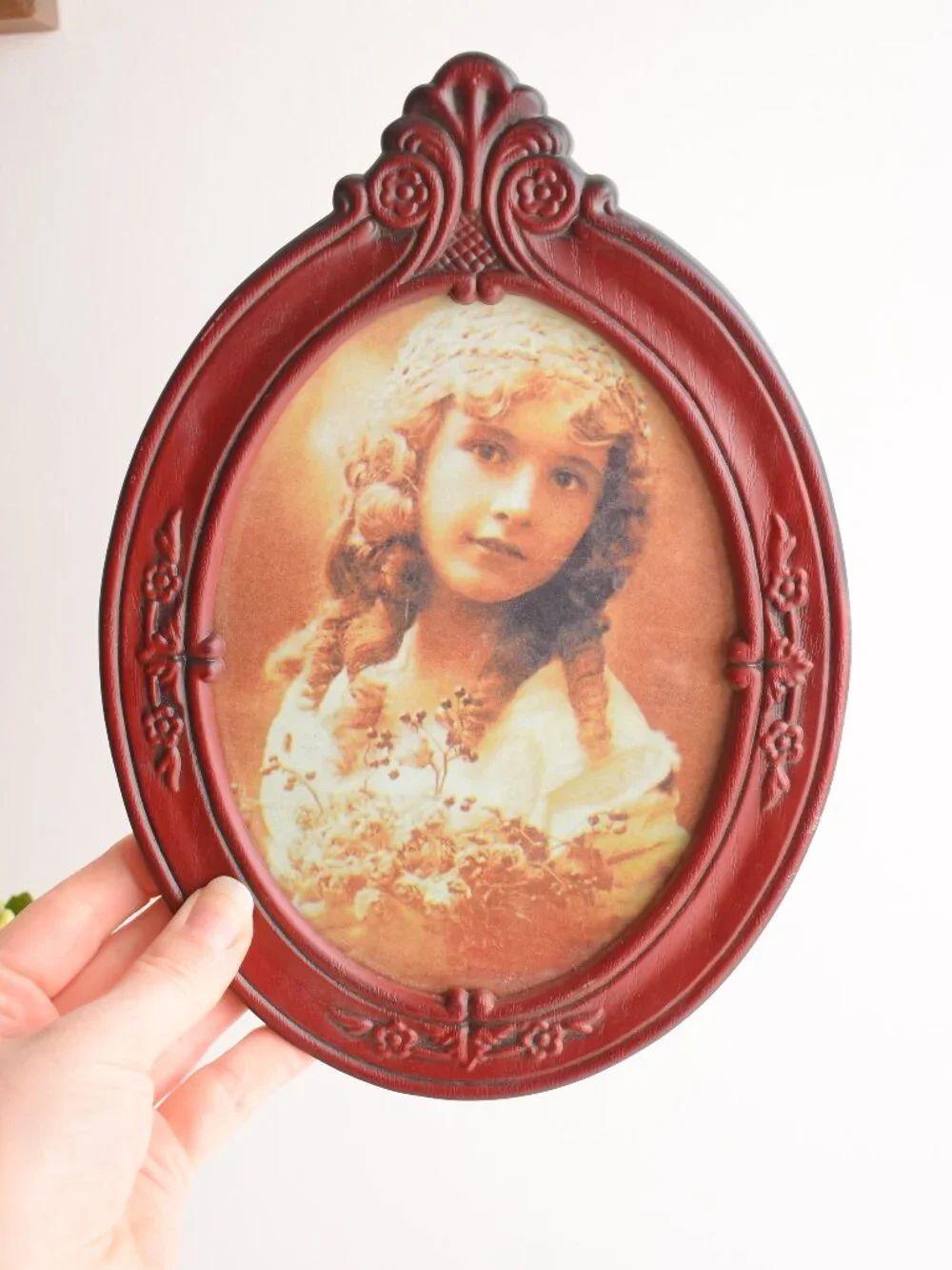 Vintage Gothic Cottage Oval Picture Frame Wall Decor